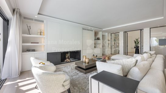 Villa for sale in Cascada de Camojan, Marbella Golden Mile