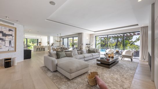 Villa for sale in Cascada de Camojan, Marbella Golden Mile