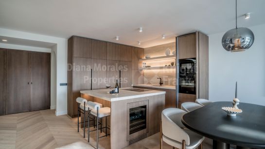 Пентхаус дуплекс на продажу в Lomas de La Quinta, Бенахавис