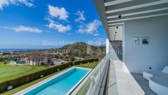 Villa en venta en Los Arqueros, Benahavis