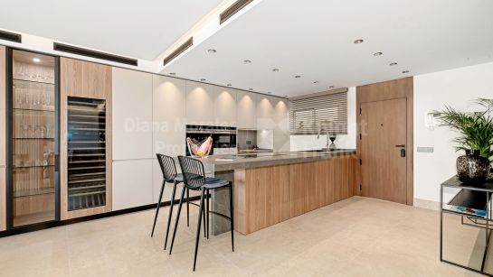 Apartment for sale in Las Terrazas de Las Lomas, Marbella Golden Mile