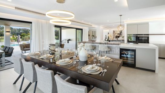 Вилла на продажу в Los Naranjos Golf, Новая Андалусия
