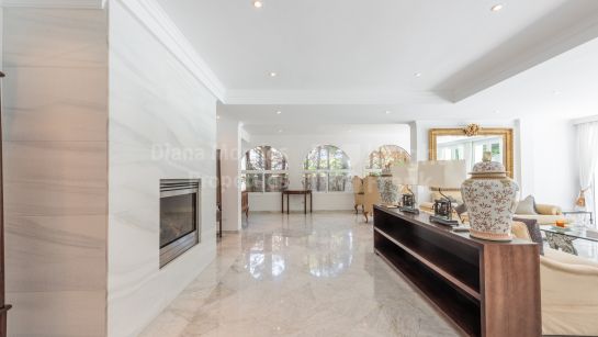 Villa for sale in Los Monteros, Marbella East