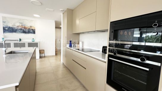Apartamento en venta en El Campanario Hills, Estepona Este