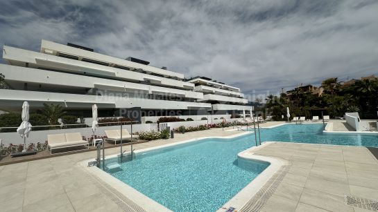 Apartamento en venta en El Campanario Hills, Estepona Este