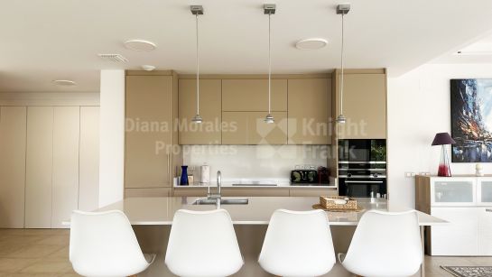 Apartamento en venta en El Campanario Hills, Estepona Este
