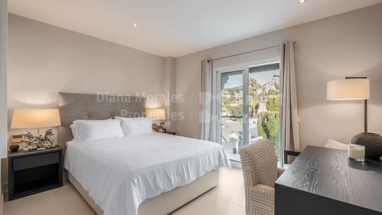 Вилла на продажу в Marbella Country Club, Новая Андалусия