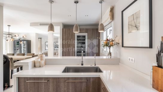 Вилла на продажу в Marbella Country Club, Новая Андалусия