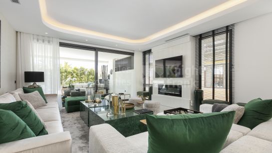 Duplex Planta Baja en venta en Marbella Milla de Oro, Marbella