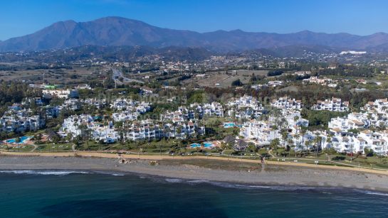 Ático en venta en Alcazaba Beach, Estepona Este