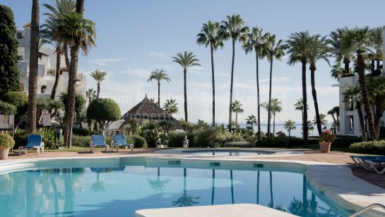 Ático en venta en Alcazaba Beach, Estepona Este