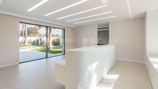 Villa en venta en Guadalmina Alta, San Pedro de Alcantara