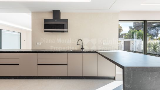 Villa en venta en Guadalmina Alta, San Pedro de Alcantara