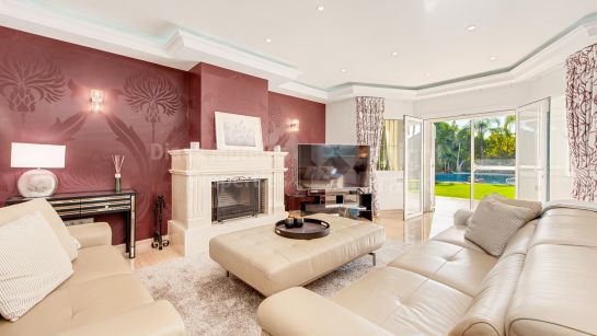 Villa zum Verkauf in Cortijo Blanco, San Pedro de Alcantara