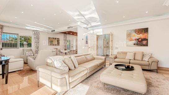 Villa zum Verkauf in Cortijo Blanco, San Pedro de Alcantara