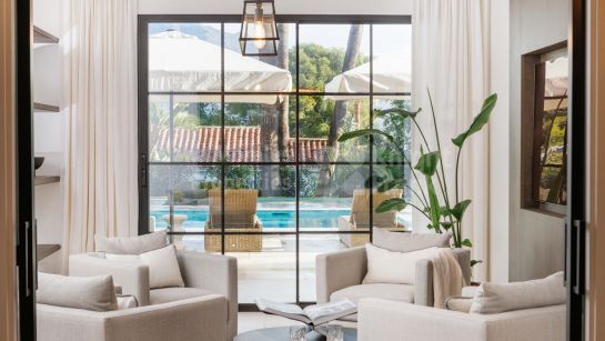 Villa for sale in Las Brisas, Nueva Andalucia