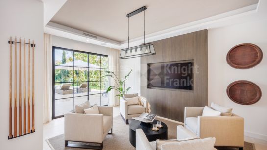 Villa for sale in Las Brisas, Nueva Andalucia