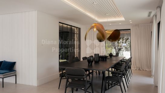 Вилла на продажу в Los Naranjos Golf, Новая Андалусия