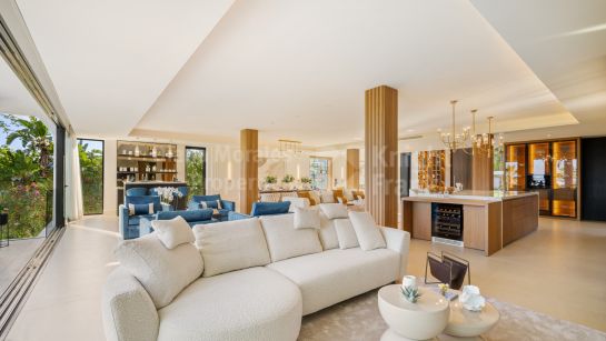 Вилла на продажу в Los Naranjos Golf, Новая Андалусия