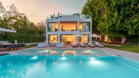 Вилла на продажу в Los Naranjos Golf, Новая Андалусия