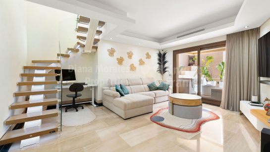 Duplex Penthouse à vendre à Bahia de la Plata, Estepona Est