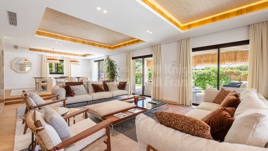 Villa for sale in Casasola, Estepona East
