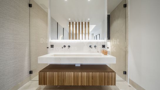 Zweistöckiges Penthouse zum Verkauf in Aloha, Nueva Andalucia