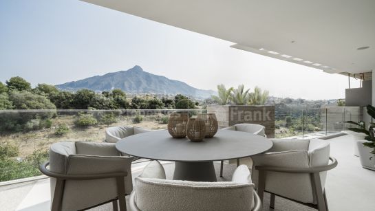 Zweistöckiges Penthouse zum Verkauf in Aloha, Nueva Andalucia