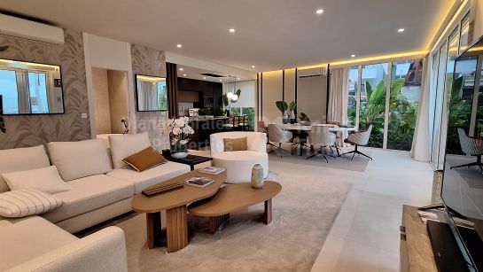 Вилла на продажу в Cala de Mijas, Михас Коста