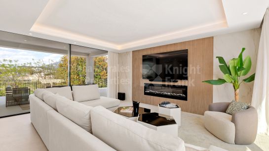 Вилла на продажу в Las Brisas, Новая Андалусия