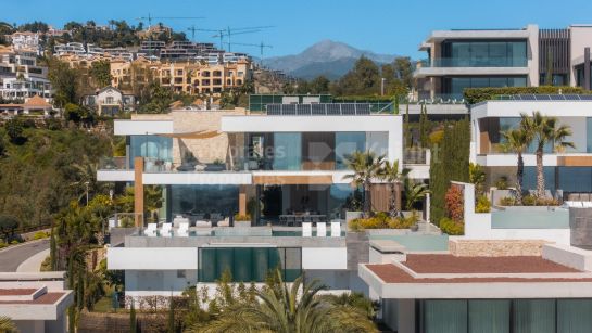 Вилла на продажу в The Hills, Бенахавис