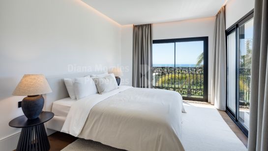 Villa for sale in Los Arqueros, Benahavis