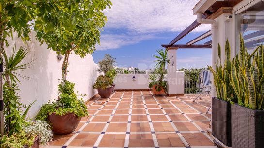 Zweistöckiges Penthouse zum Verkauf in Alcazaba Gardens, Puerto Banus