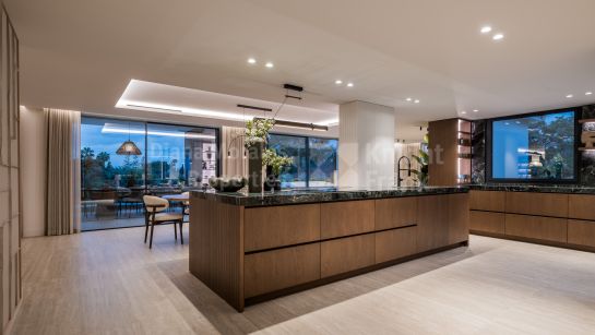 Villa en venta en El Rosario, Marbella Este