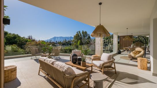 Villa en venta en El Rosario, Marbella Este