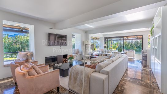 Villa for sale in Las Brisas, Nueva Andalucia