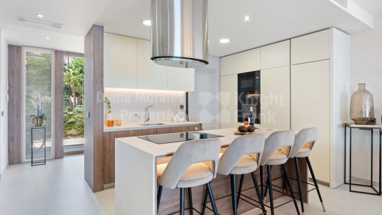 Semi Detached House for sale in Las Mimosas, Puerto Banus
