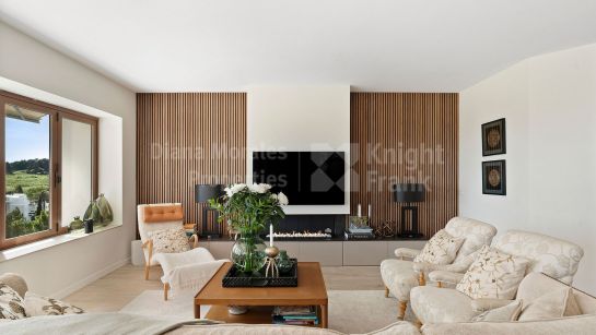 Duplex Penthouse for sale in Alcores del Golf, Nueva Andalucia