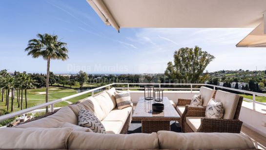 Duplex Penthouse for sale in Alcores del Golf, Nueva Andalucia