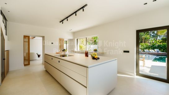 Villa for sale in Cortijo Blanco, San Pedro de Alcantara