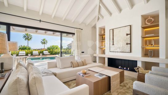 Villa en venta en Haza del Conde, Nueva Andalucia