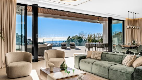 Villa for sale in El Madroñal, Benahavis