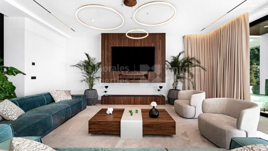 Villa for sale in El Madroñal, Benahavis