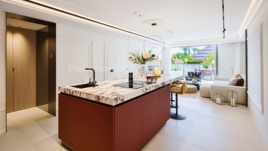 Ground Floor Apartment for sale in Marina Puente Romano, Marbella Golden Mile