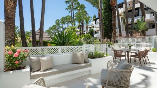 Ground Floor Apartment for sale in Marina Puente Romano, Marbella Golden Mile