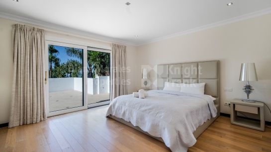 Вилла на продажу в Lomas de Magna Marbella, Золотая Миля