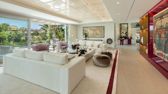 Villa en venta en Aloha, Nueva Andalucia