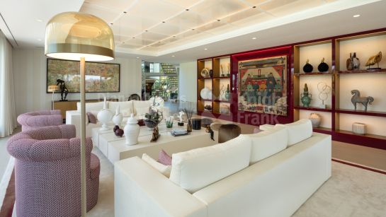 Villa en venta en Aloha, Nueva Andalucia