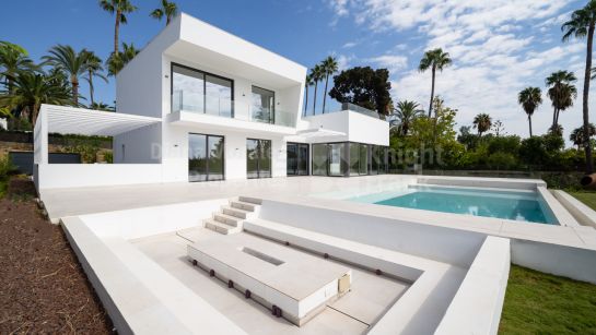 Вилла на продажу в El Paraiso, Восточная Эстепона
