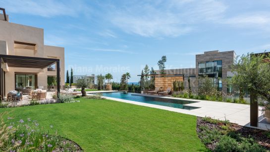 Villa for sale in Los Flamingos, Benahavis